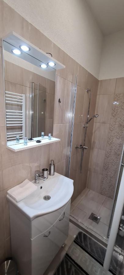 Rozsa Apartmanhaz Szeged Extérieur photo