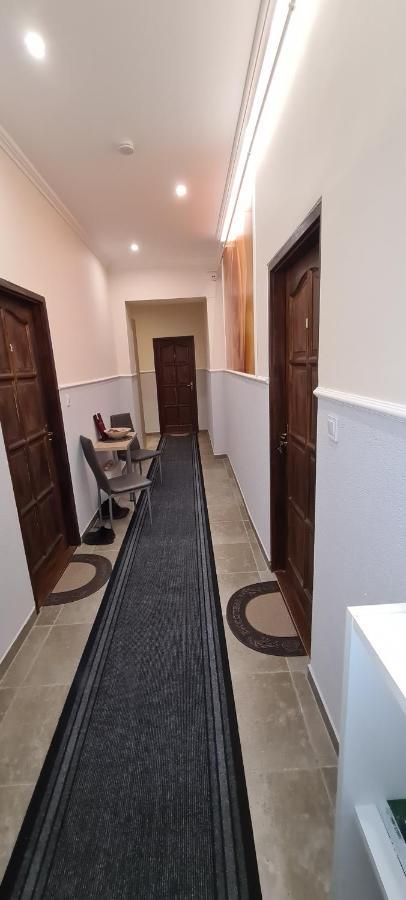 Rozsa Apartmanhaz Szeged Extérieur photo