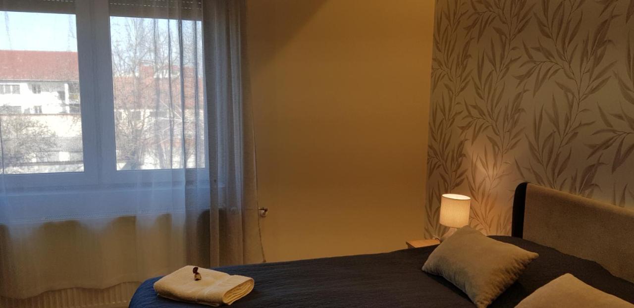 Rozsa Apartmanhaz Szeged Extérieur photo