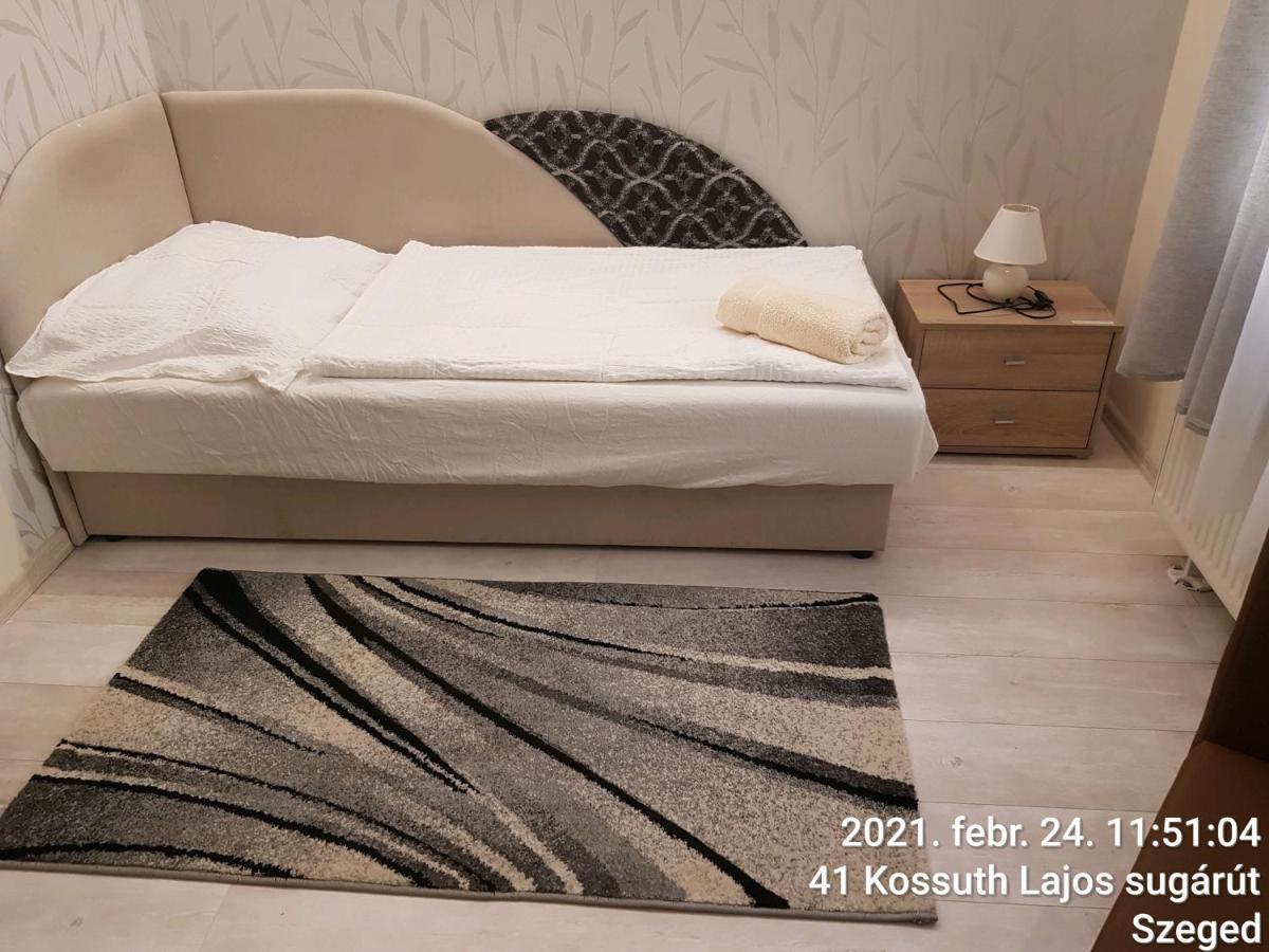 Rozsa Apartmanhaz Szeged Extérieur photo